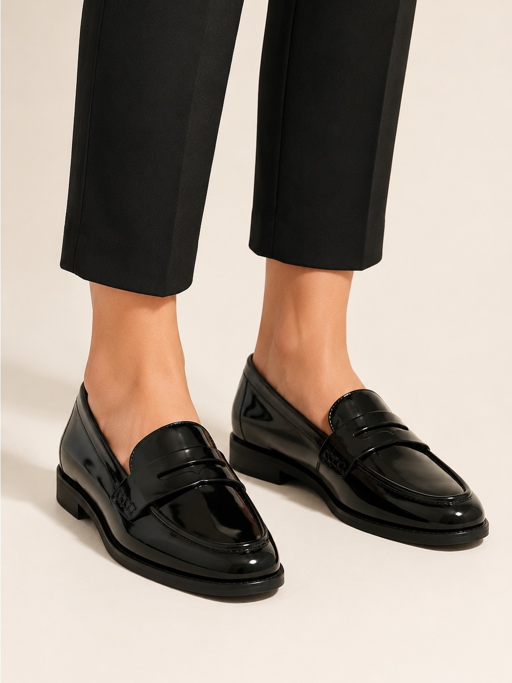 NWT Gianni Bini Women’s Size 9,5 Black Patent Leather Penny Loafers
